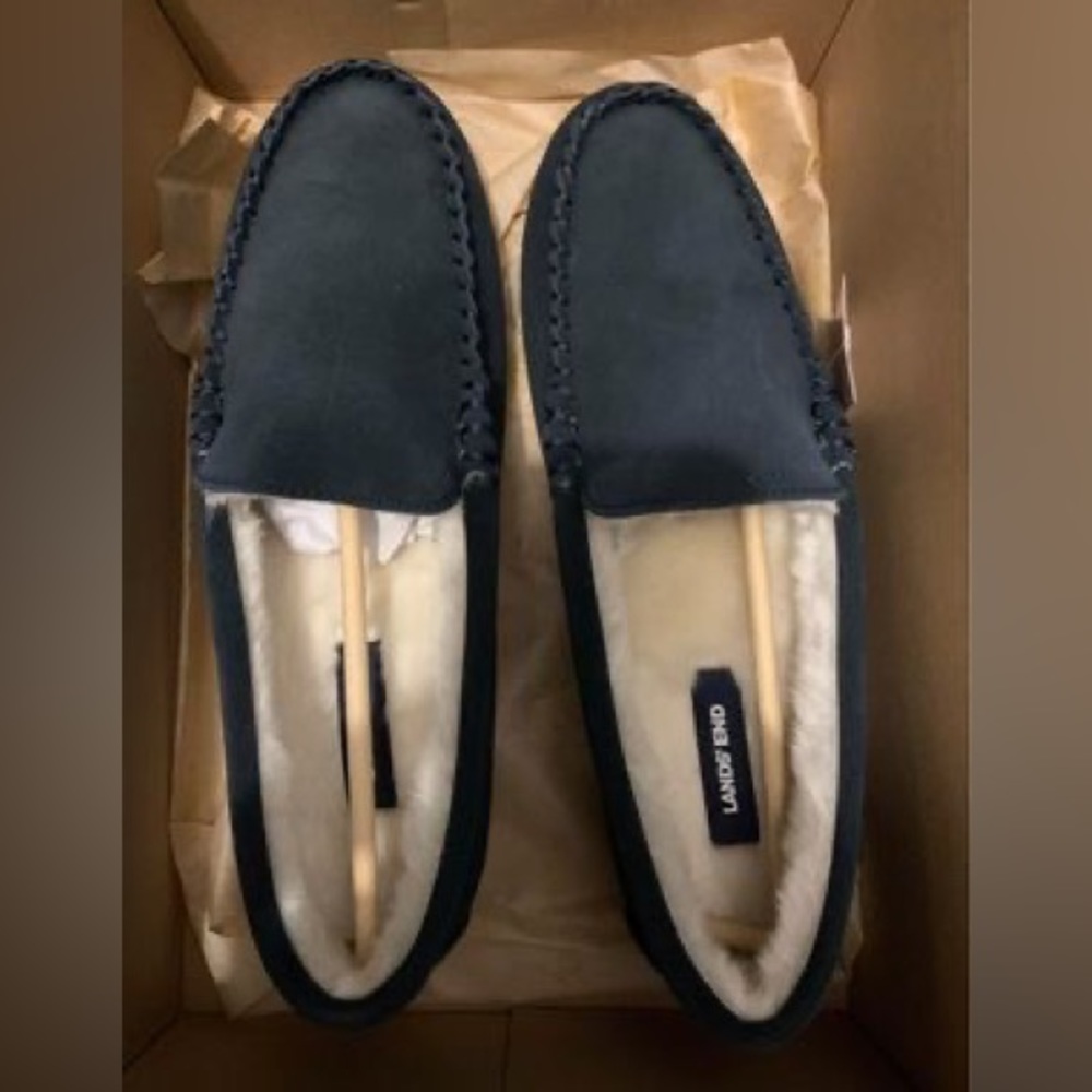 LANDS END genuine Suede Moccasin slippers